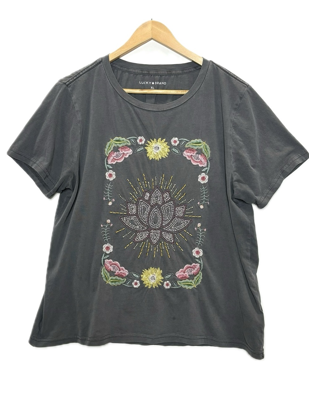 Lucky Brand Floral Beaded Embroidered Graphic Tee Womens Size XL Charcoal Grey